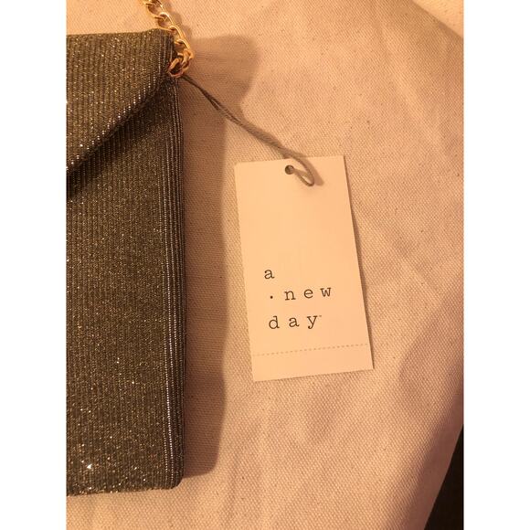 A New Day NWT Women's Multicolor Glitter Iridescent Envelope Clutch Chain Strap - Picture 4 of 7